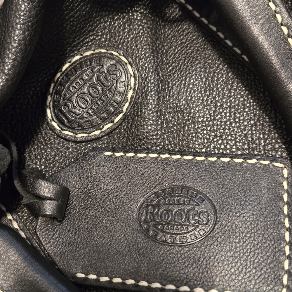 Roots Black Leather Banff Duffle Bag Small MADE IN CANADA ๐จ๐ฆ - Picture 6 of 7